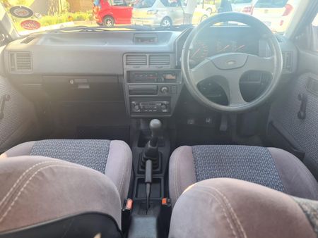 1992-Ford-Laser-13_4