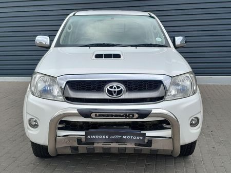 2011-Toyota-Hilux-30-D-4D-Raider-4x4-Double-Cab_3