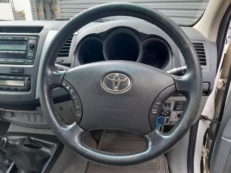2011-Toyota-Hilux-30-D-4D-Raider-4x4-Double-Cab_8