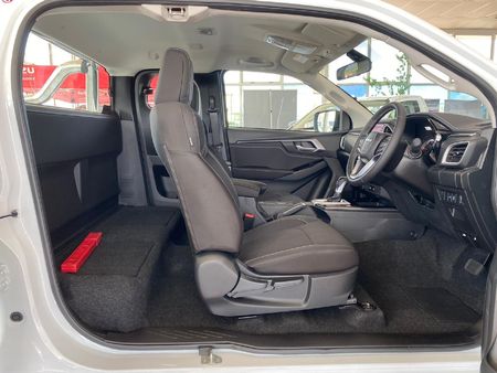 2024-Isuzu-D-Max-30-DDI-LSE-Auto-Extended-Cab_4