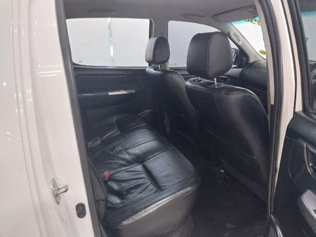 2015-Toyota-Hilux-30-D-4D-Legend-45-Raised-Body-Double-Cab_14