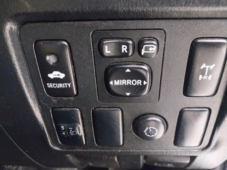 2015-Toyota-Hilux-30-D-4D-Legend-45-Raised-Body-Double-Cab_16
