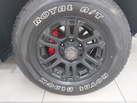 2015-Toyota-Hilux-30-D-4D-Legend-45-Raised-Body-Double-Cab_17