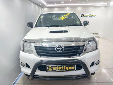 2015-Toyota-Hilux-30-D-4D-Legend-45-Raised-Body-Double-Cab_2