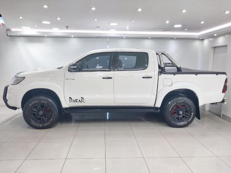 2015-Toyota-Hilux-30-D-4D-Legend-45-Raised-Body-Double-Cab_3
