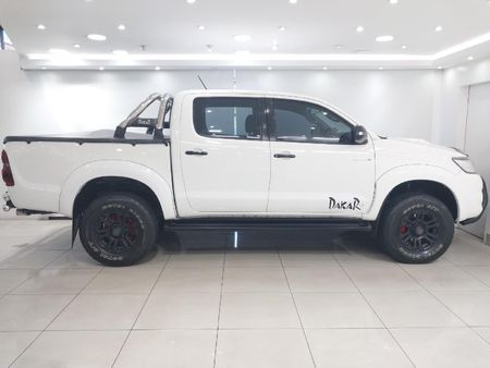 2015-Toyota-Hilux-30-D-4D-Legend-45-Raised-Body-Double-Cab_4