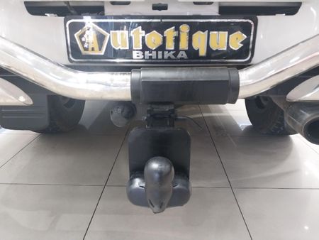 2015-Toyota-Hilux-30-D-4D-Legend-45-Raised-Body-Double-Cab_7