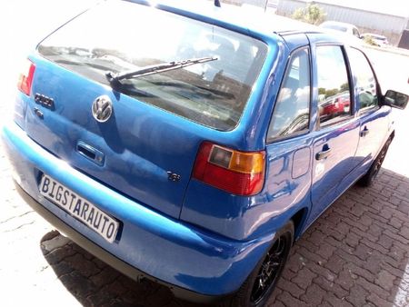 2002-Volkswagen-Polo-Playa-14_13