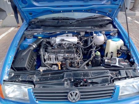 2002-Volkswagen-Polo-Playa-14_15