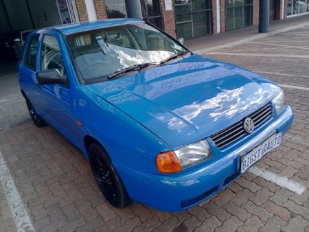 2002-Volkswagen-Polo-Playa-14_3