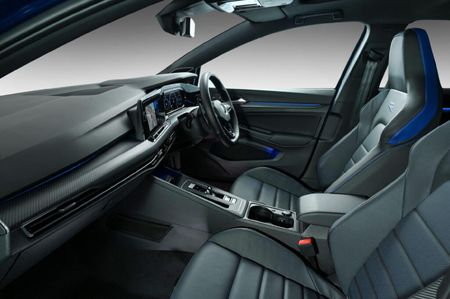 2024-Volkswagen-Golf-8-20-TSI-R-DSG_3