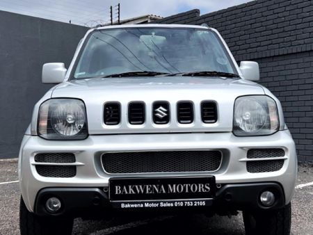 2011-Suzuki-Jimny-13_6