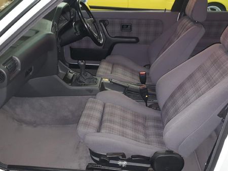 1991-BMW-3-Series-325is_10