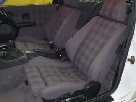 1991-BMW-3-Series-325is_11
