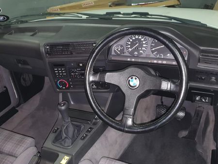 1991-BMW-3-Series-325is_14