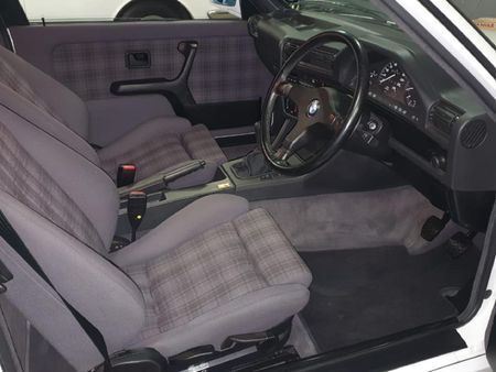1991-BMW-3-Series-325is_3