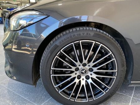 2022-Mercedes-Benz-C-Class-C-200-Auto_6