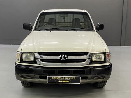 2005-Toyota-Hilux-2400-D-LWB-Single-Cab_11