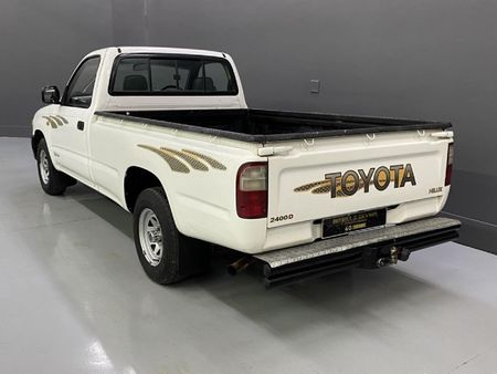 2005-Toyota-Hilux-2400-D-LWB-Single-Cab_2