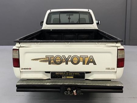 2005-Toyota-Hilux-2400-D-LWB-Single-Cab_4