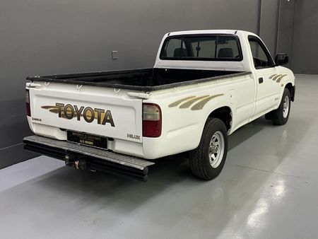 2005-Toyota-Hilux-2400-D-LWB-Single-Cab_8