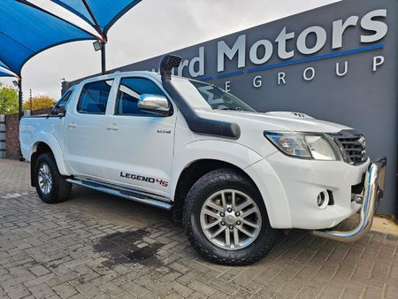 2015-Toyota-Hilux-30-D-4D-Legend-45-4x4-Auto-Double-Cab_0