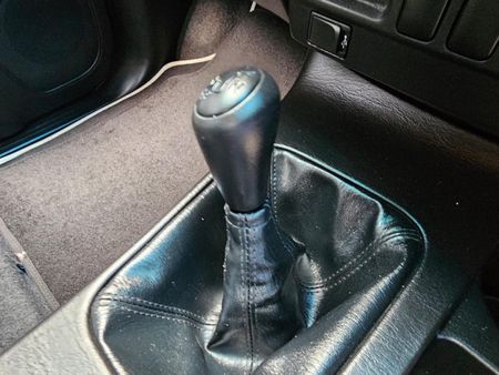 2015-Toyota-Hilux-30-D-4D-Legend-45-4x4-Auto-Double-Cab_11