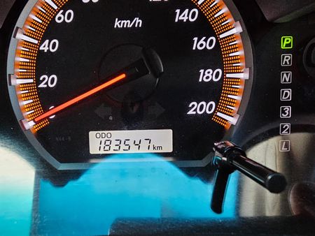 2015-Toyota-Hilux-30-D-4D-Legend-45-4x4-Auto-Double-Cab_14