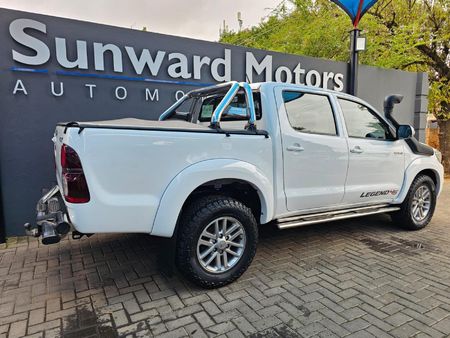 2015-Toyota-Hilux-30-D-4D-Legend-45-4x4-Auto-Double-Cab_1