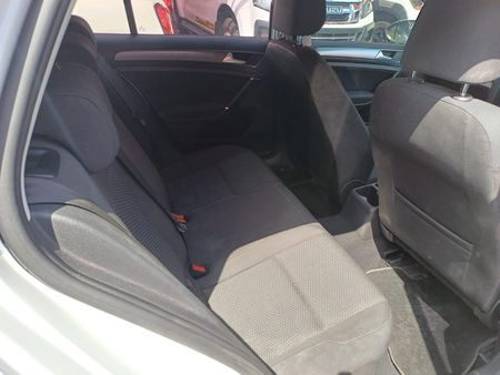 2019-Volkswagen-Golf-VII-10-TSI-Comfortline_10