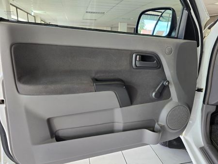 2005-Isuzu-KB-250Dc-Single-Cab_10