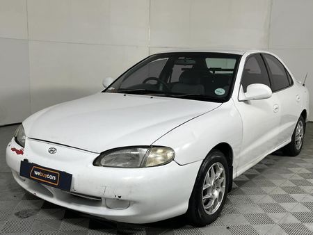 1998-Hyundai-Elantra-16-GLS-Auto_0