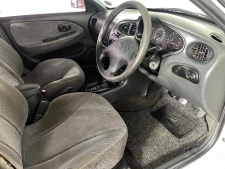 1998-Hyundai-Elantra-16-GLS-Auto_8