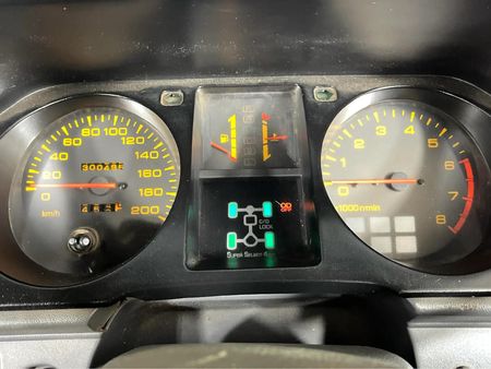 1995-Mitsubishi-Pajero-35-GLS-Auto_2