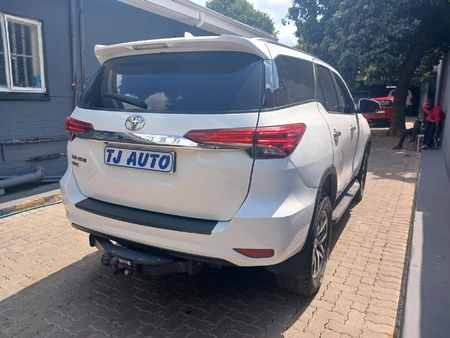 2020-Toyota-Fortuner-28-GD-6-Epic-Auto_4