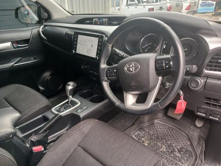 2022-Toyota-Hilux-28-GD-6-Raised-Body-Legend-Auto-Double-Cab_9