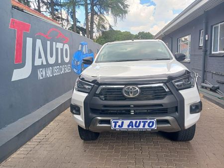2022-Toyota-Hilux-28-GD-6-Raised-Body-Legend-Auto-Double-Cab_2