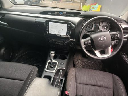 2022-Toyota-Hilux-28-GD-6-Raised-Body-Legend-Auto-Double-Cab_8
