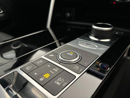 2017-Land-Rover-Discovery-30-TD6-HSE-Luxury_11
