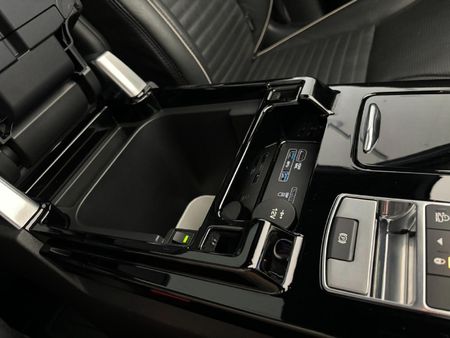 2017-Land-Rover-Discovery-30-TD6-HSE-Luxury_12