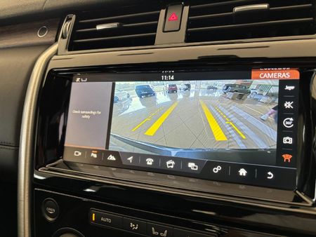 2017-Land-Rover-Discovery-30-TD6-HSE-Luxury_13