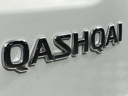 2013-Nissan-Qashqai-15-dCi-Acenta_10