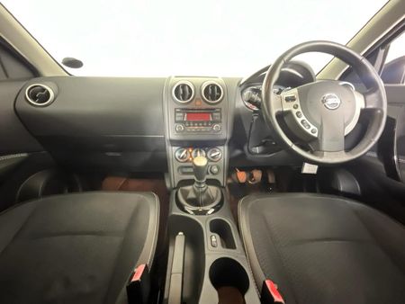 2013-Nissan-Qashqai-15-dCi-Acenta_1