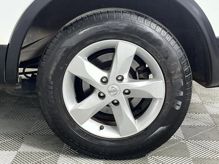 2013-Nissan-Qashqai-15-dCi-Acenta_6