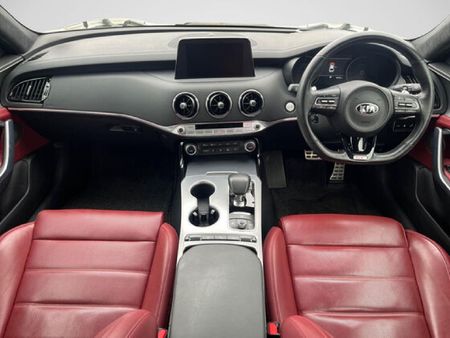 2019-Kia-Stinger-33-V6-GT_10