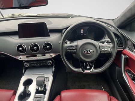 2019-Kia-Stinger-33-V6-GT_12