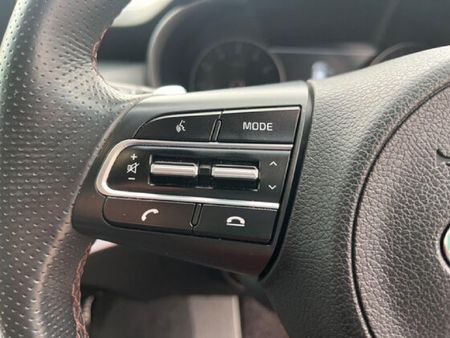 2019-Kia-Stinger-33-V6-GT_16