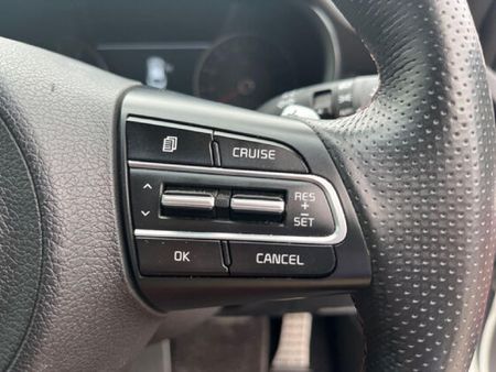 2019-Kia-Stinger-33-V6-GT_17