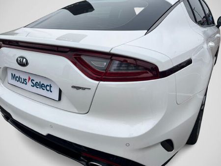 2019-Kia-Stinger-33-V6-GT_19