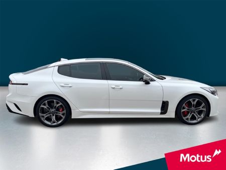 2019-Kia-Stinger-33-V6-GT_7